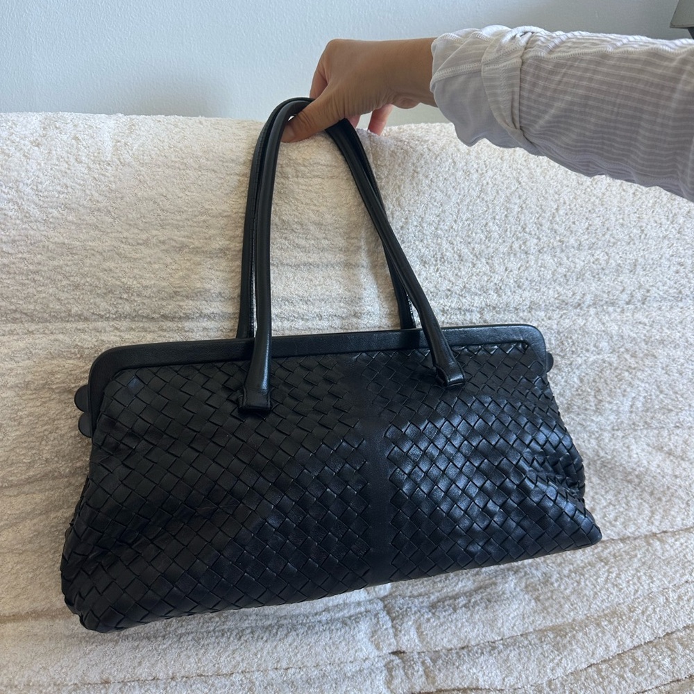 Vintage Bottega Veneta genuine leather woven handbag